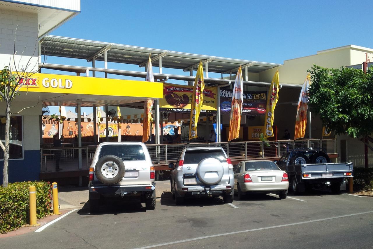 Isa Hotel Mount Isa Buitenkant foto